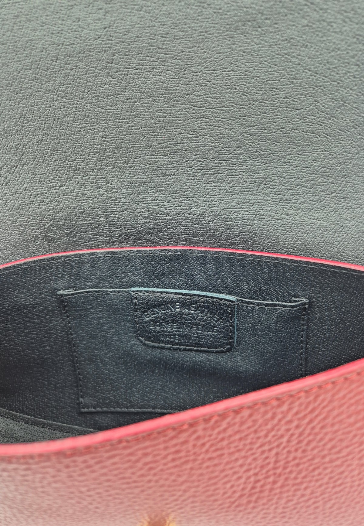 Sac à bandoulière demi-lune en cuir Paco ~ Bordeaux