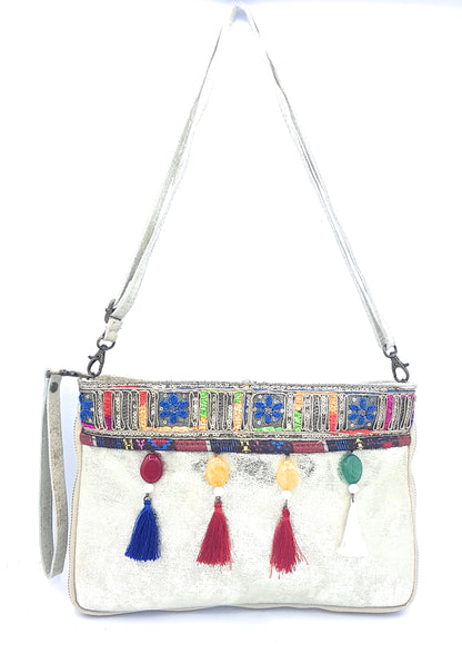 Sac pochette Cherokee en cuir irisé avec broderies et perles ~ Doré