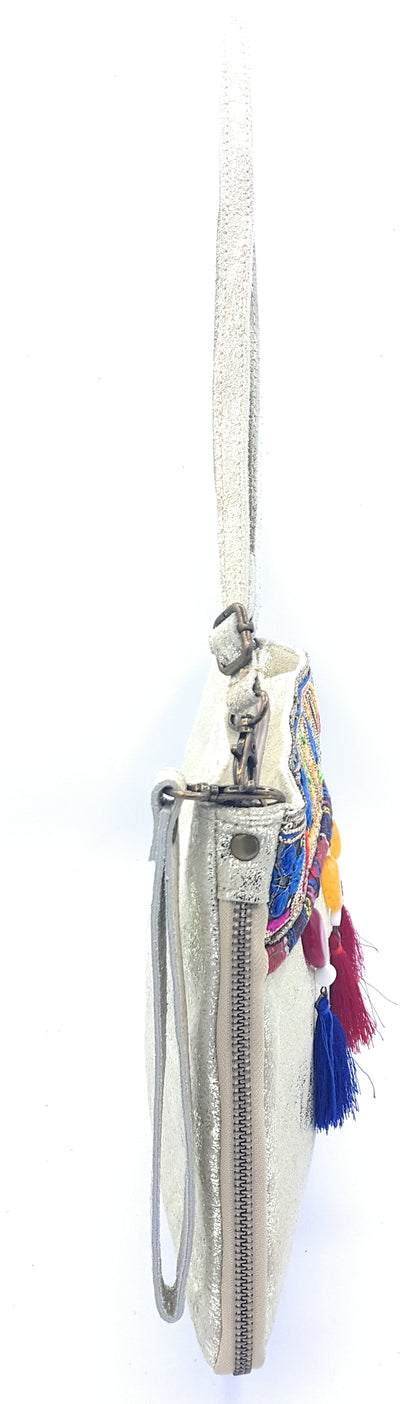 Sac pochette Cherokee en cuir irisé avec broderies et perles ~ Doré