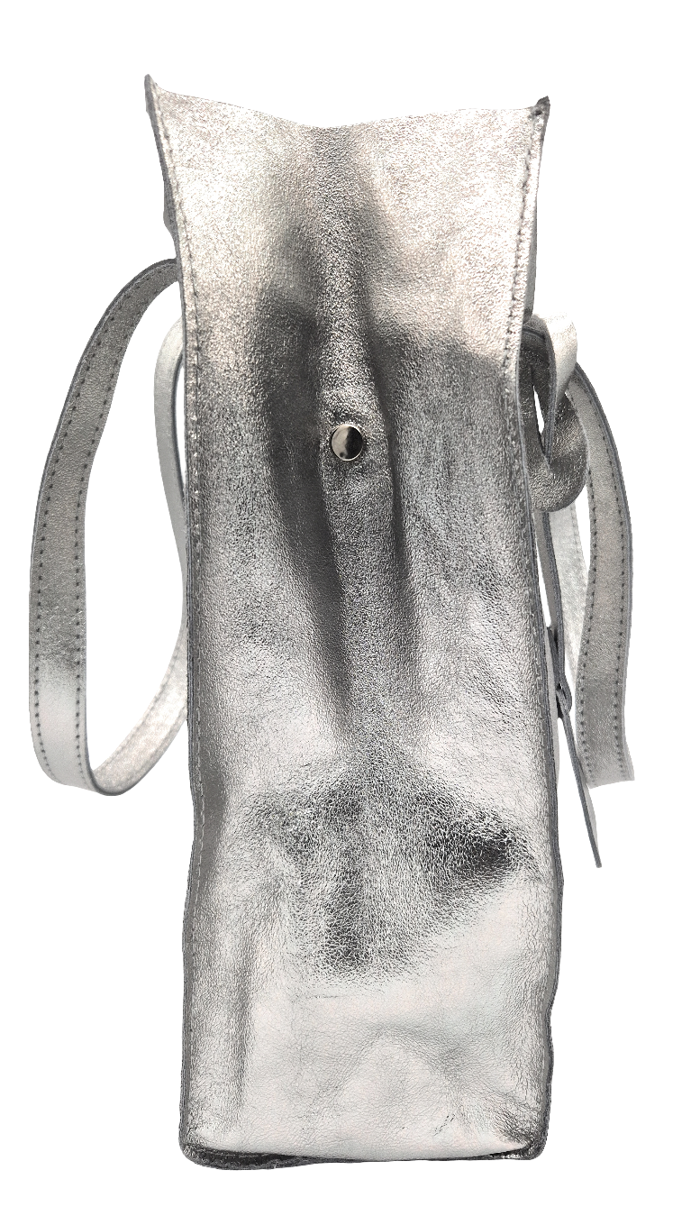 Dena shopper bag in iridescent leather ~ Silver